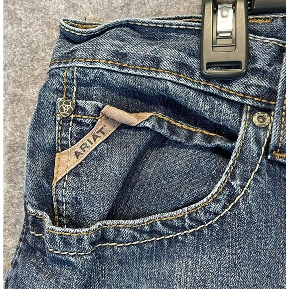 ARIAT Jeans Men’s Size 36/34 Blue Denim Straight Leg Relaxed Fit Western Style - Picture 4 of 11